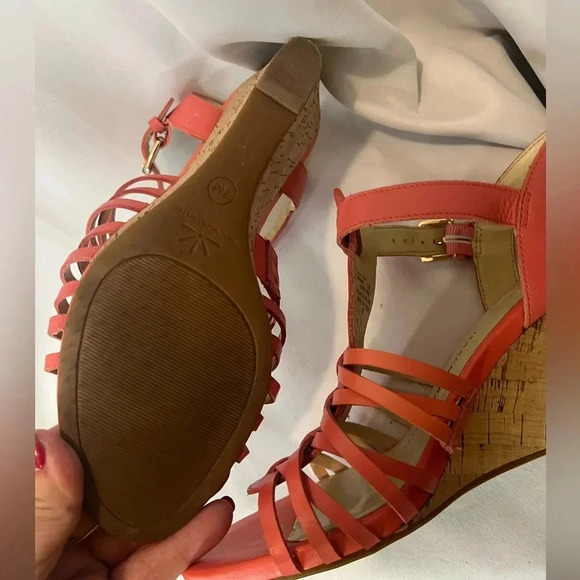 Isaac Mizrahi Coral Sandals 7m - Picture 2 of 7